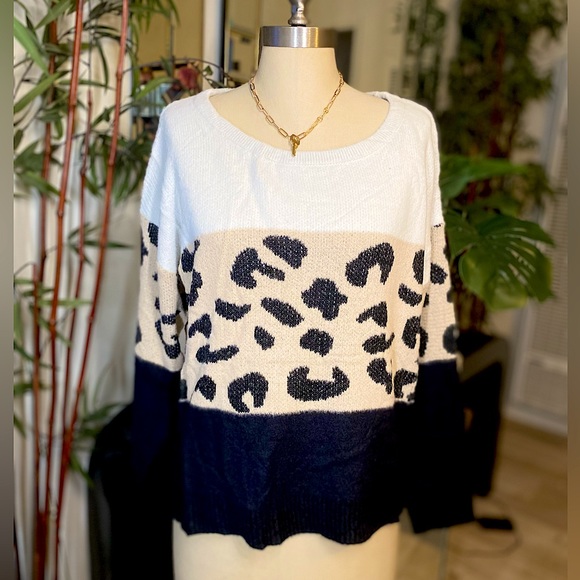 Miracle Sweater Y2K Style cheetah Sweater PLUSH ULTRA SOFT COMFY - NWT